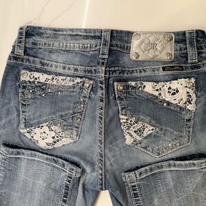 Miss Me, Womens Distressed Blue Cropped Jean Capri, 28